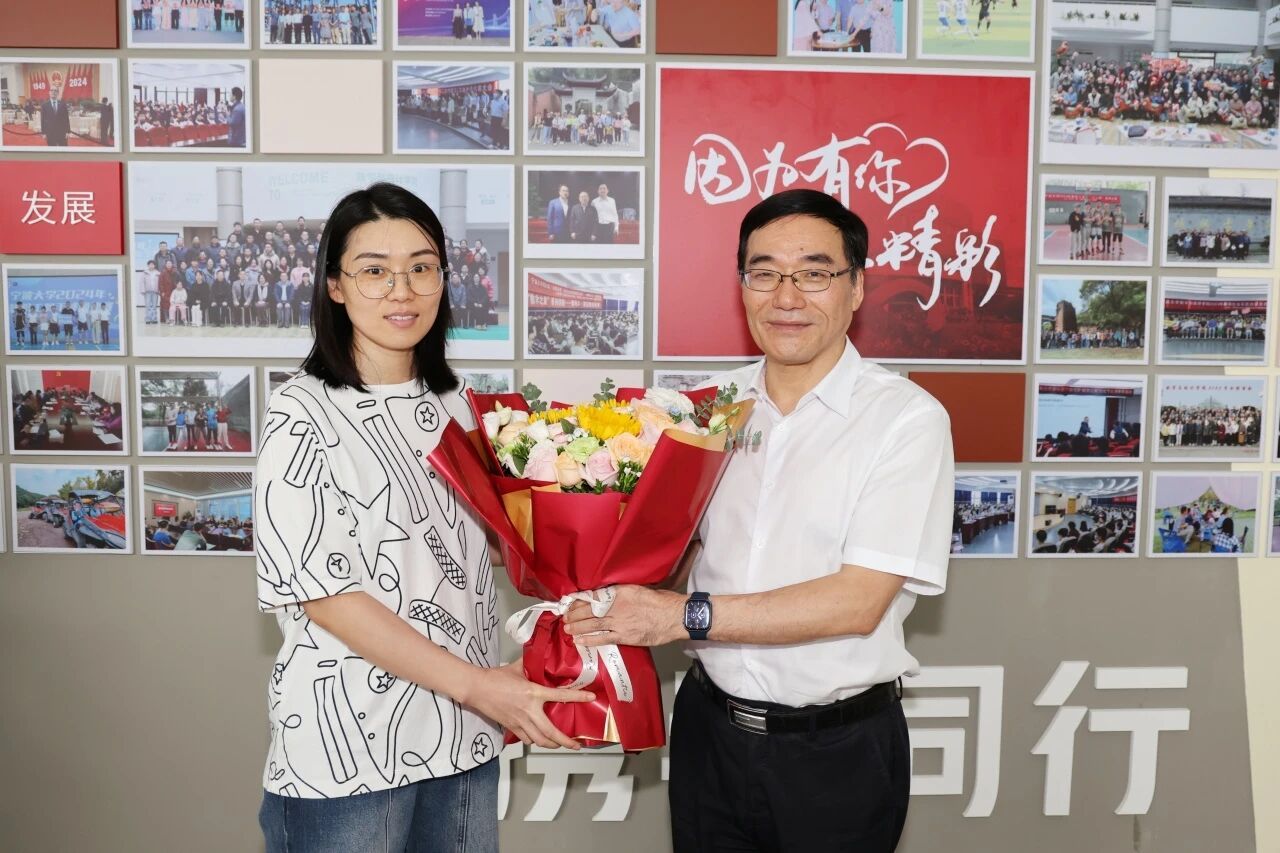 宁波大学蔡荣根校长教师节前夕走访慰问数学与统计学院教师代表